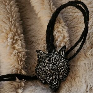 Resin Wolf Head Tie Necklace